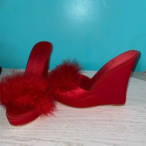 Y2K Victoria Secret red fuzzy pumps!